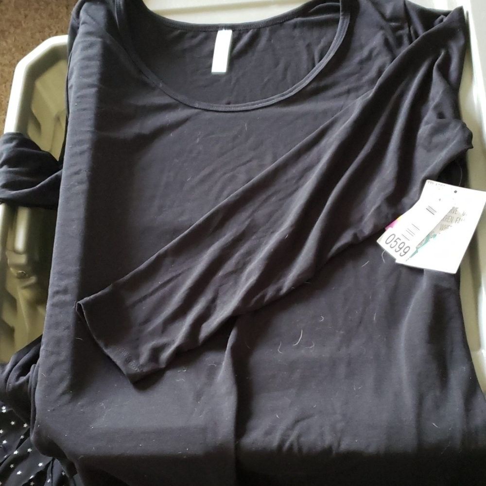 Lularoe tunic black top 2XL with free dog hair NWT